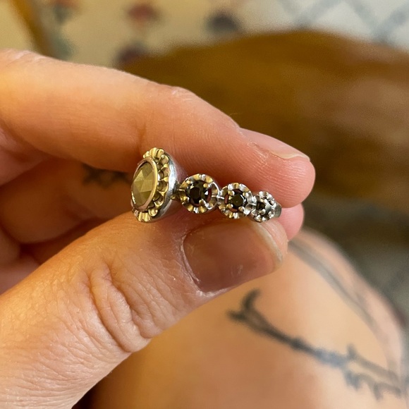 One of a kind engagement (or not!) ring. - Picture 5 of 8